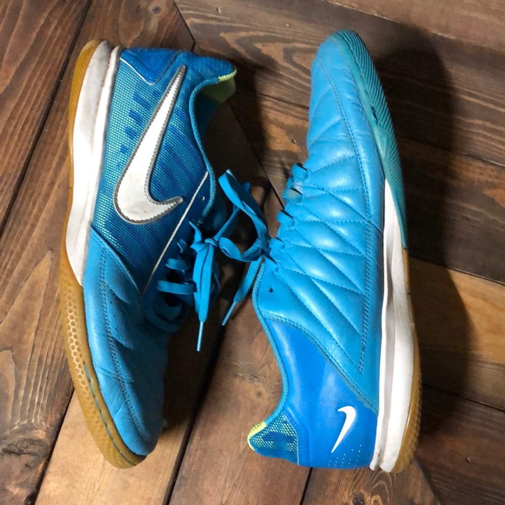 Nike Gato